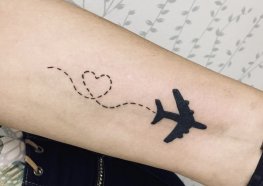 Tatuagem de avião: tudo que você precisa saber
